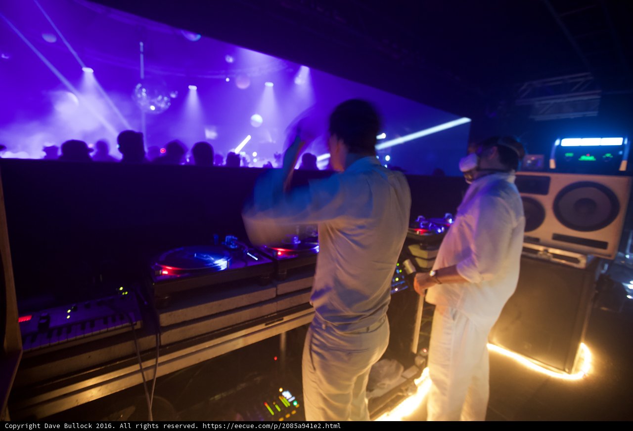 Clubbing in White