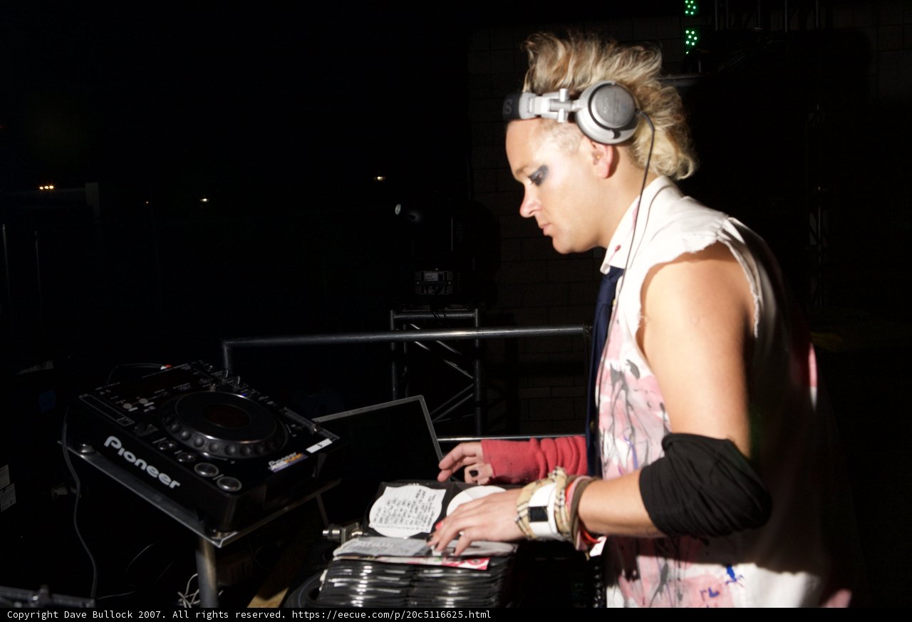 EDC Deejay Grooving to the Beat