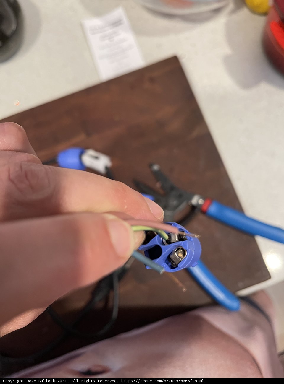 Wire cutters in action