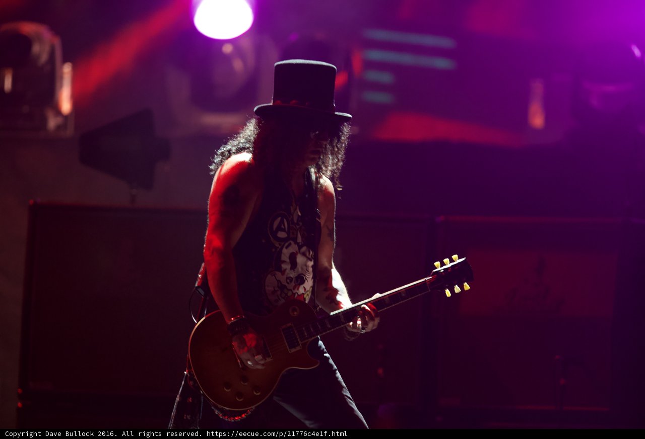 Slash Rocks the Rock and Roll Hall of Fame