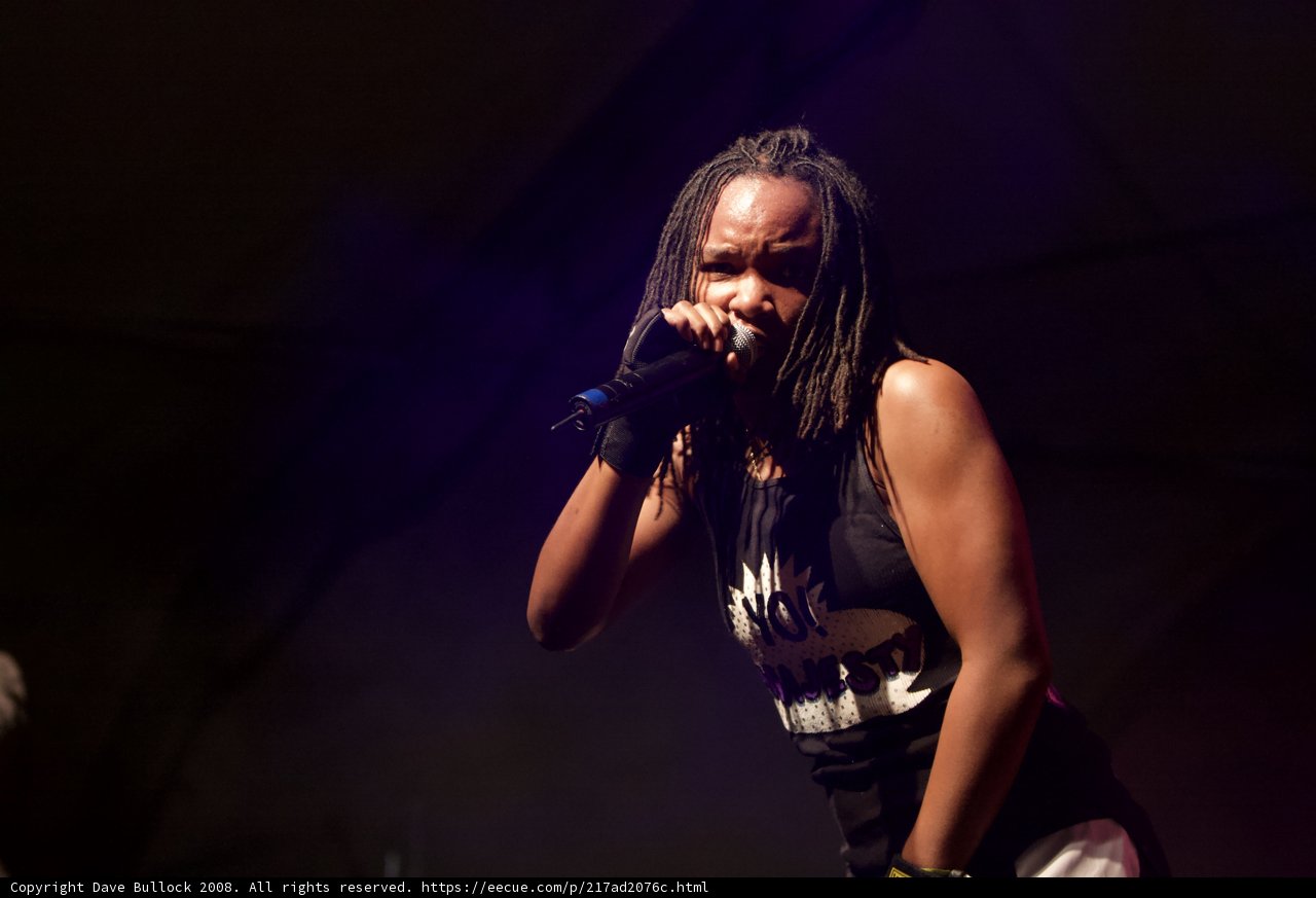 Captivating Performance by the Dreadlocked Singer