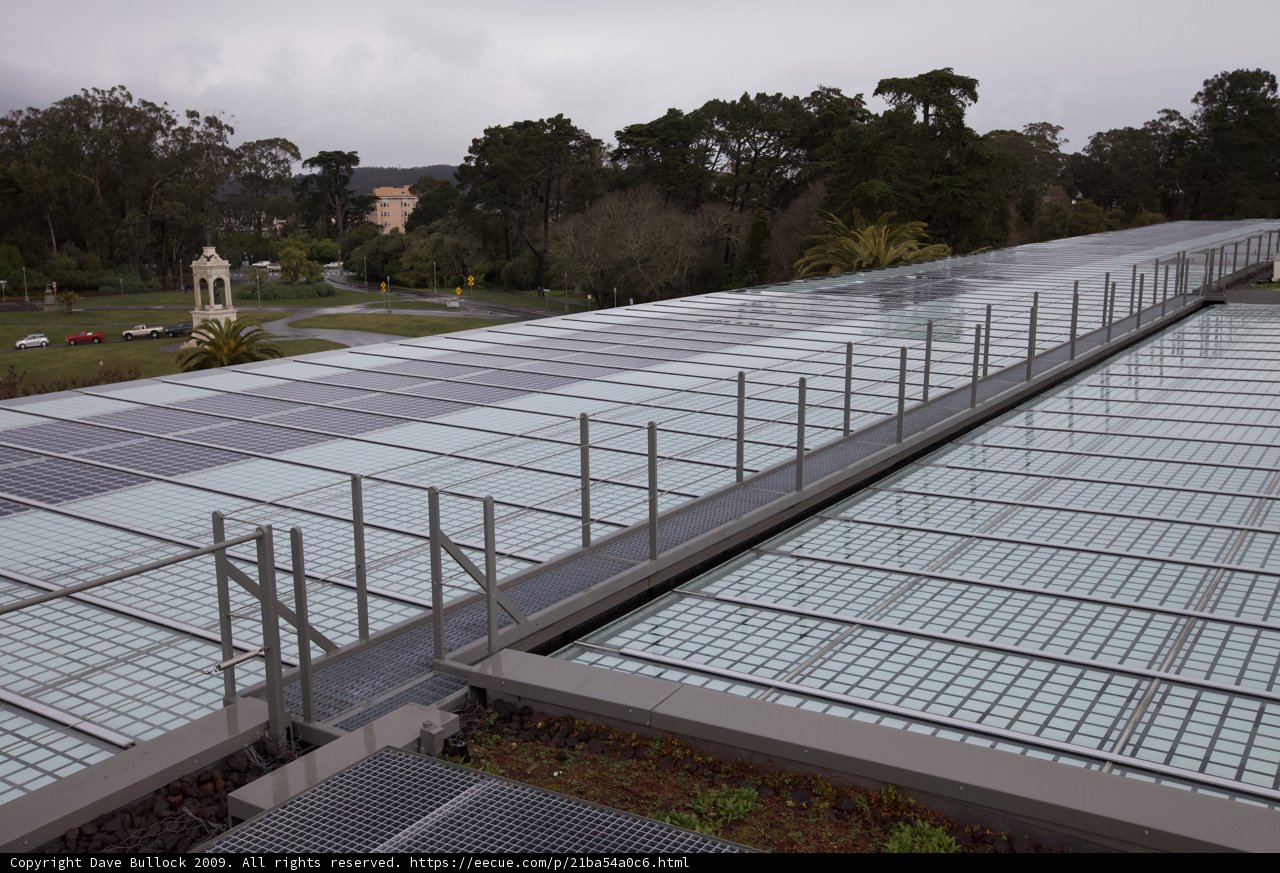 Solar-Powered Glass Roof at California Science Center
