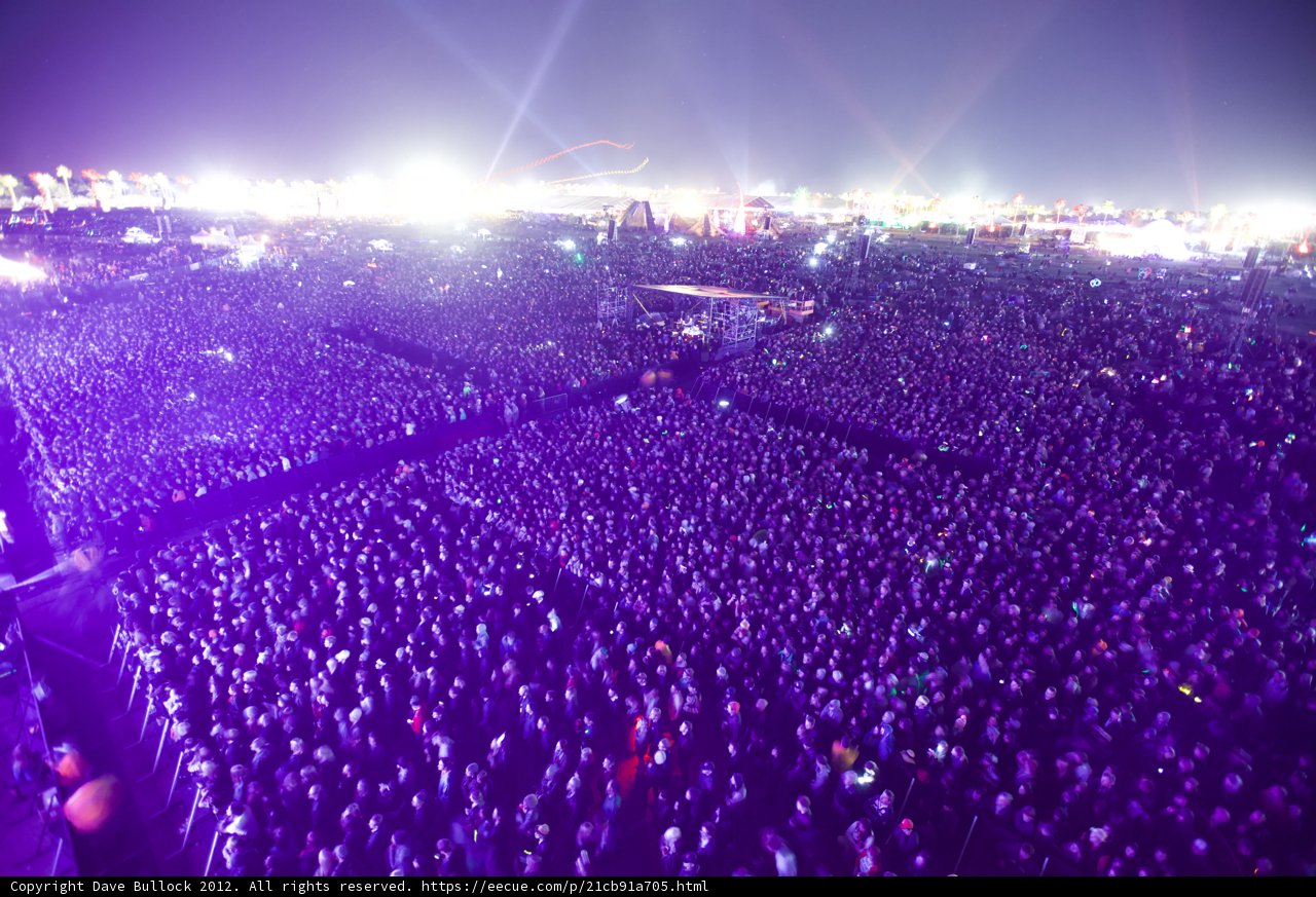 A Sea of Music Lovers