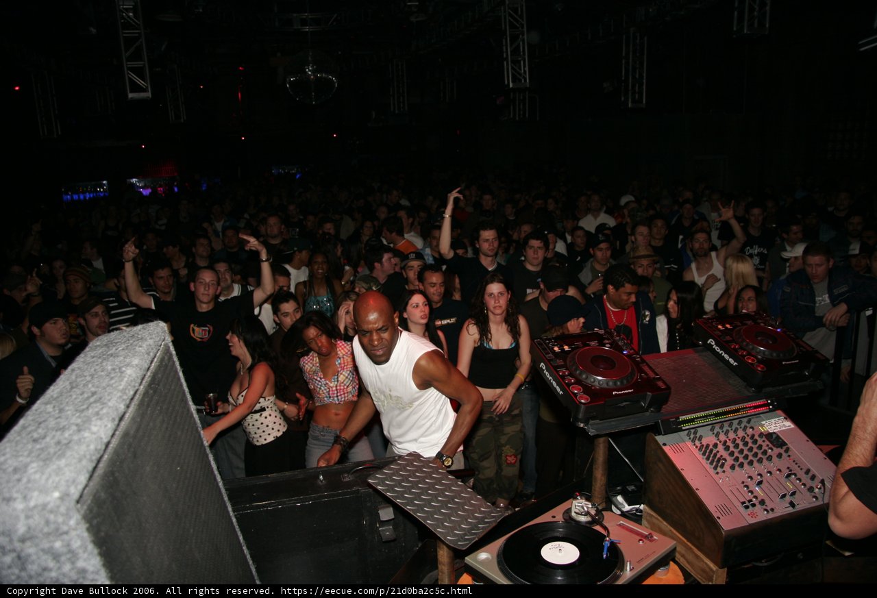 Urban Nightclub Grooves with Viram Funktion DJ