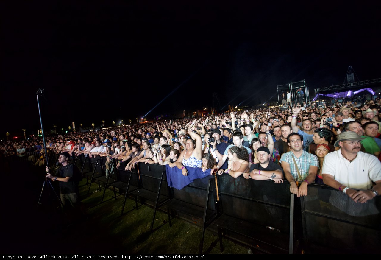 Coachella Crowd Rocks the Night Away