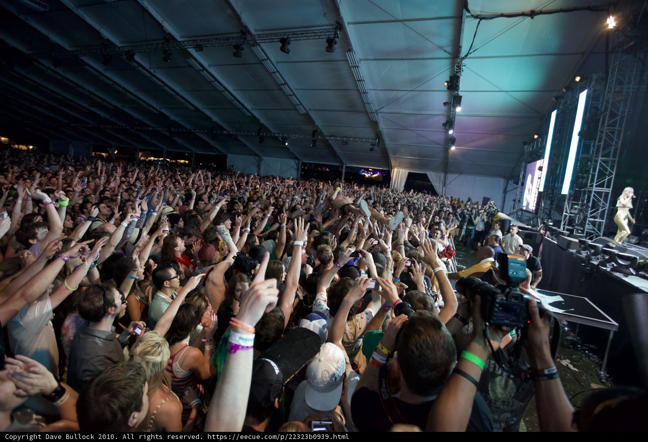 Coachella 2010: Hands Up for the Music
