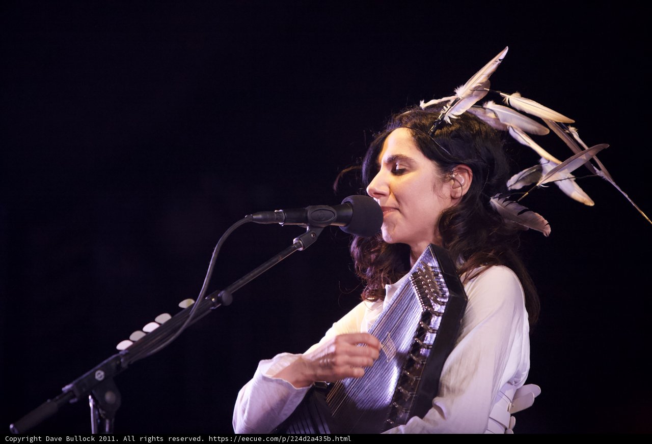 Feathers and Voice: PJ Harvey's Solo Performance