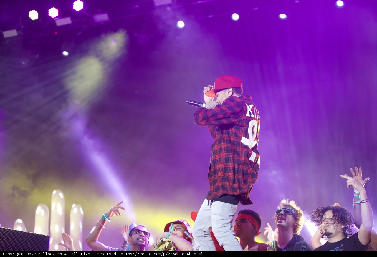 Entertainer Lights Up the Stage at Coachella