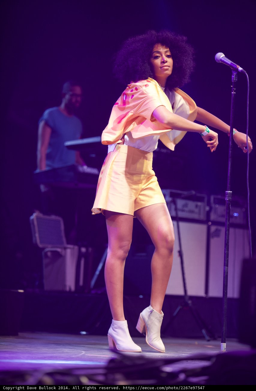 Solange Shines on Stage