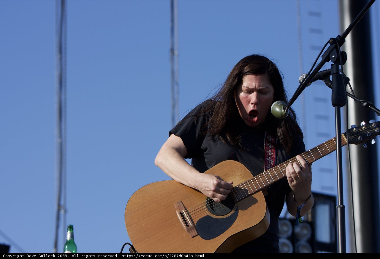 Kim Deal mesmerizes the crowd with her acoustic guitar at Coachella