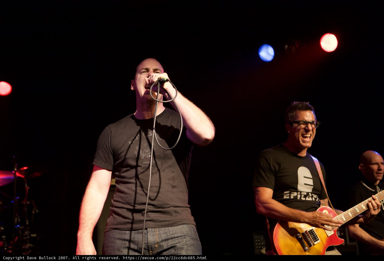 Bad Religion Rocks the Glasshouse