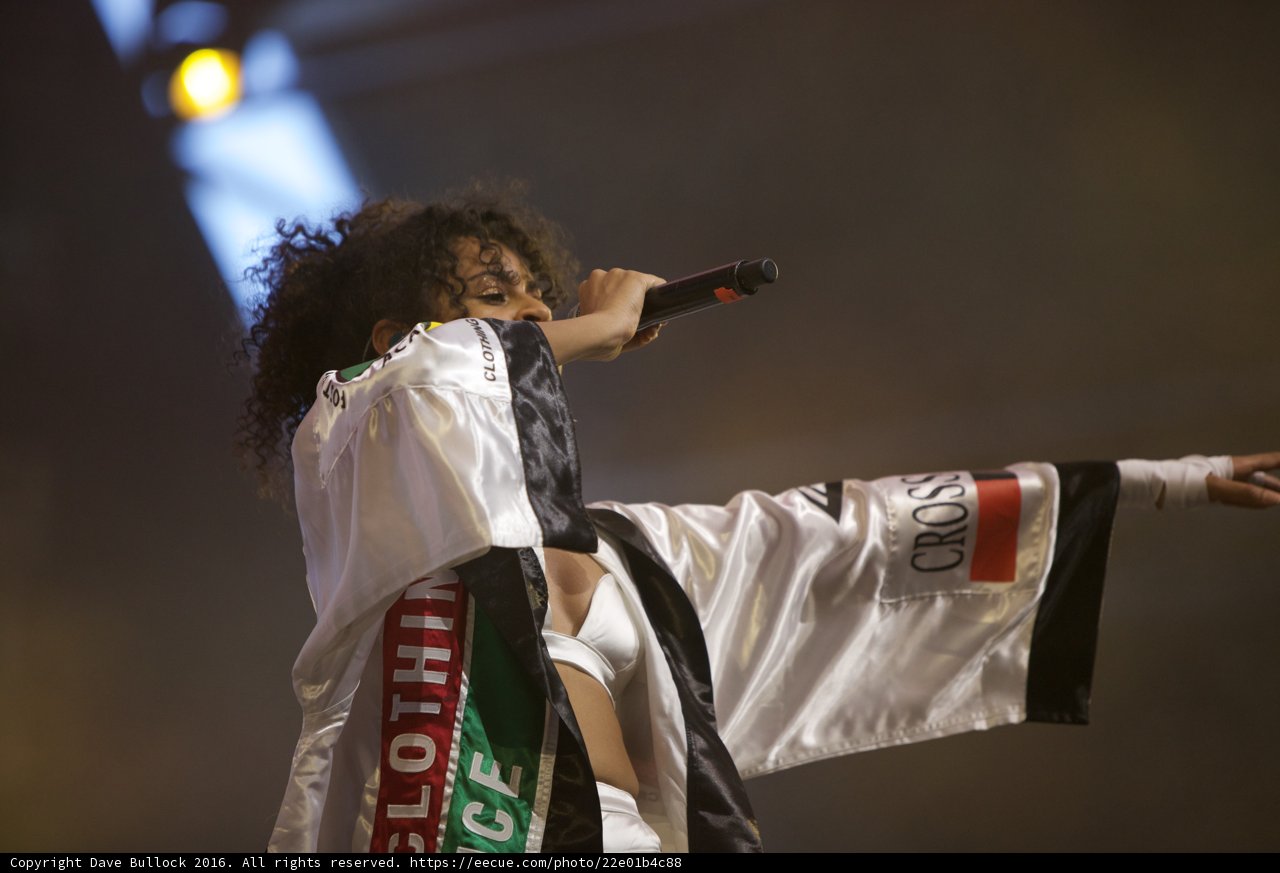 Spotlight on Songstress