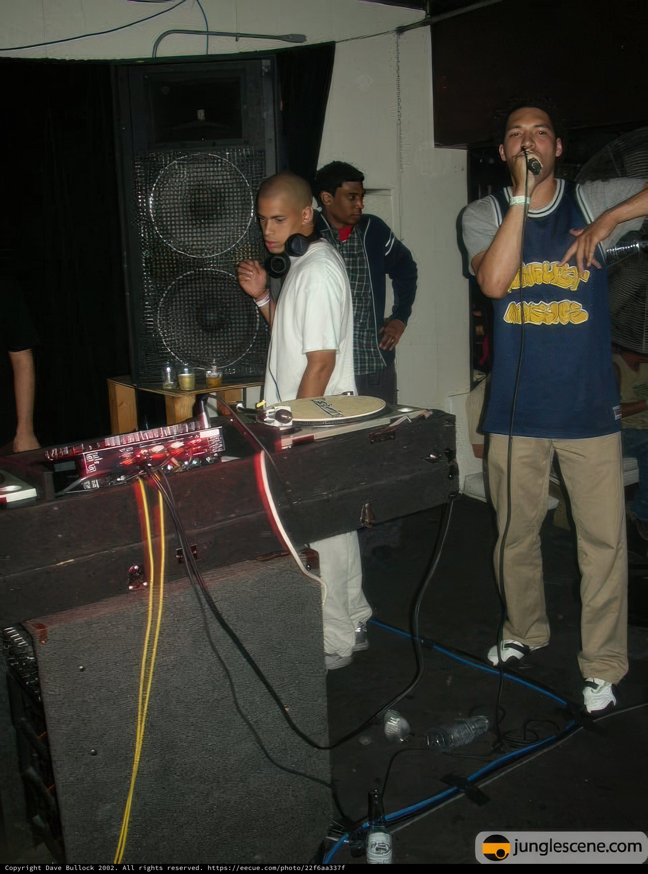 DJ Chris L Entertains with Electronic Beats