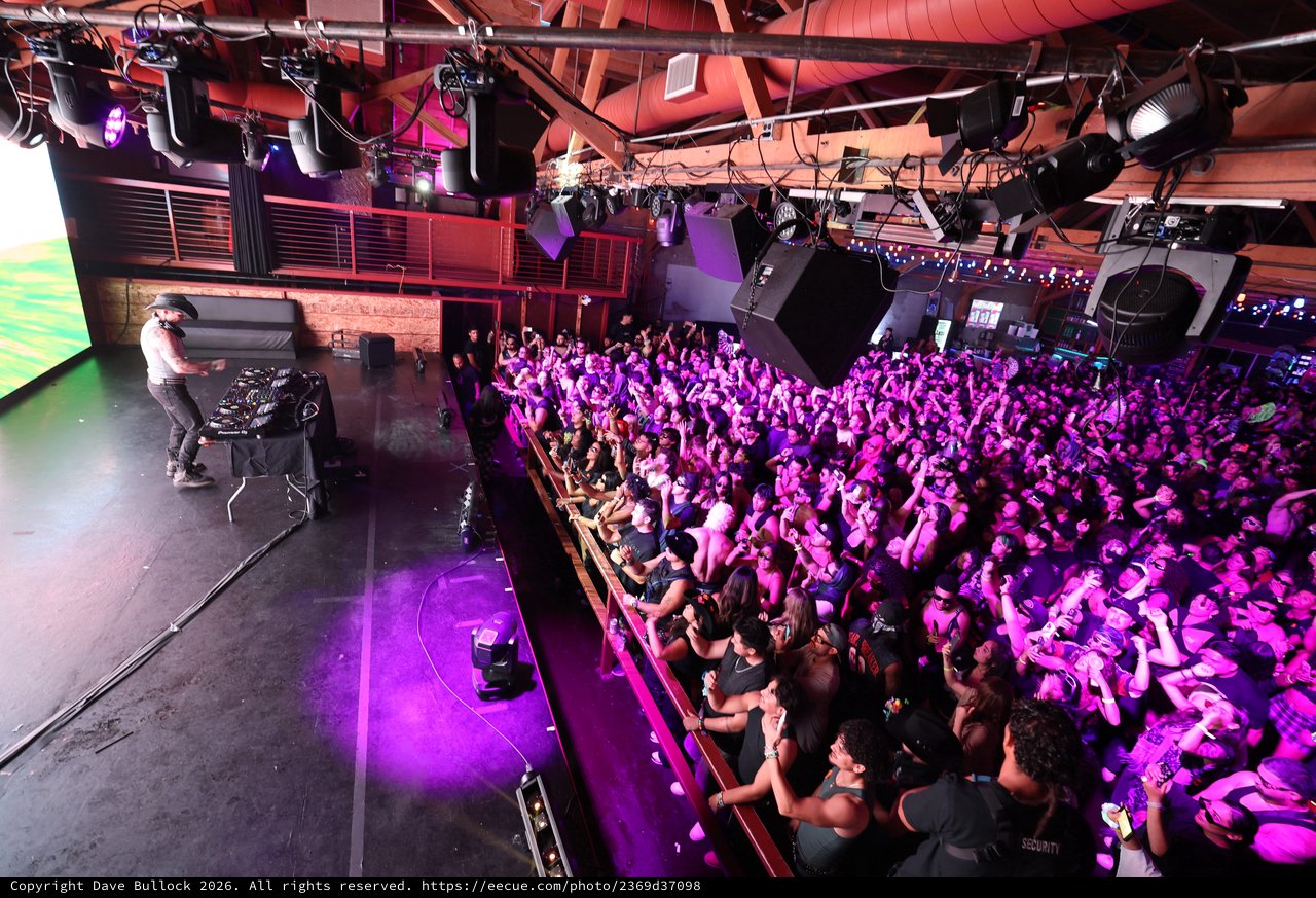 DJ Ignites Packed Crowd at Wobbleland 2026