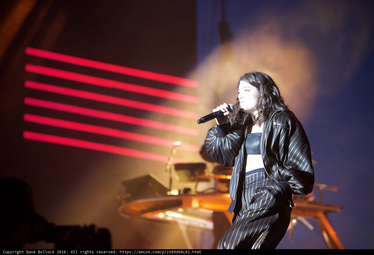 Lorde Rocks Coachella with Solo Performance