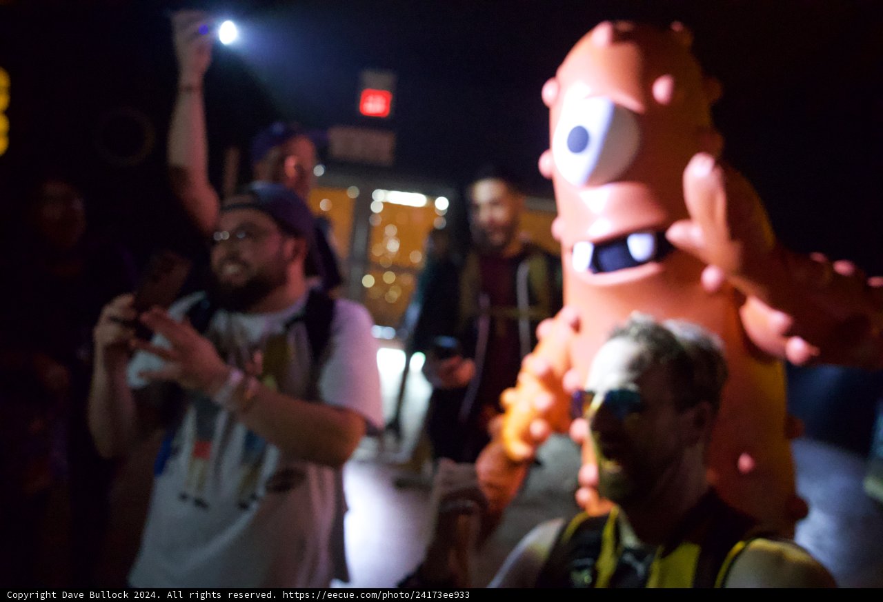 Night Vibes at Coachella 2024: Capturing Spontaneous Moments