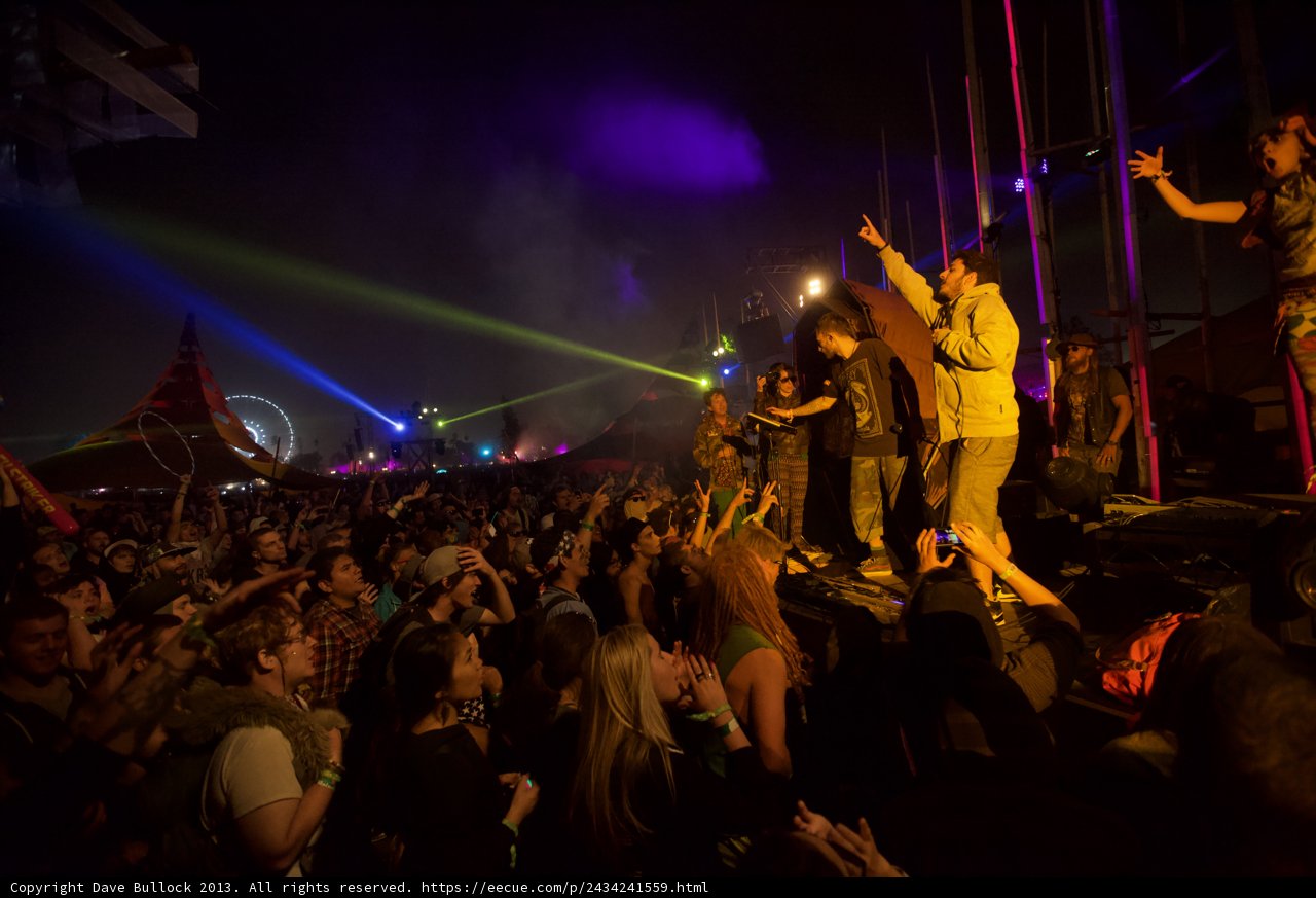 Tom Walker Rocks the Crowd at Coachella