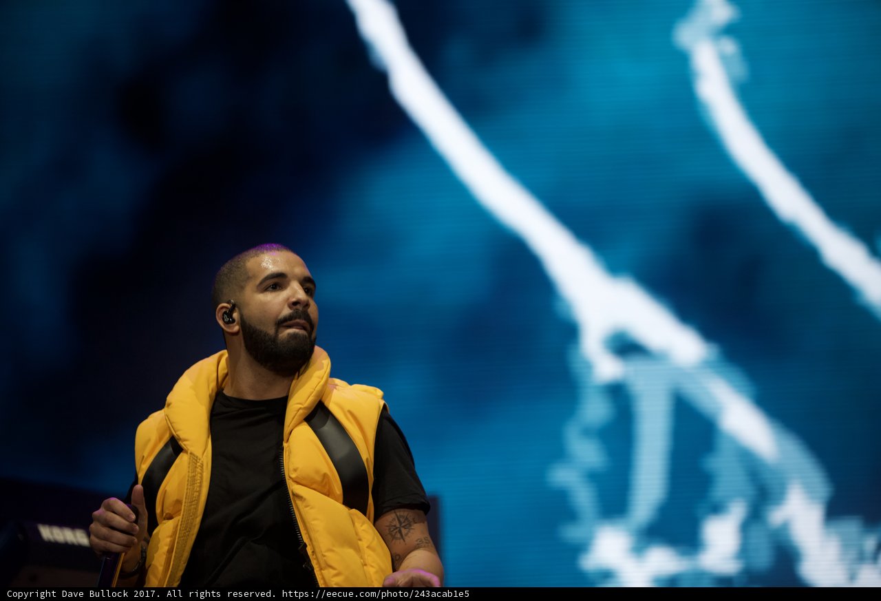 Drake Performs Solo at the O2 Arena
