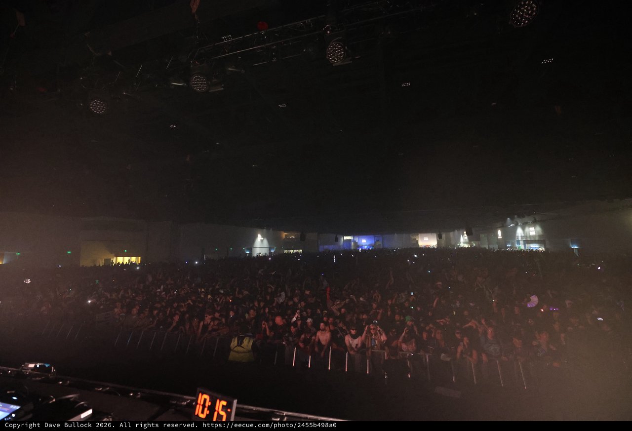 Massive Crowd Electrifies Wobbleland 2026 Night
