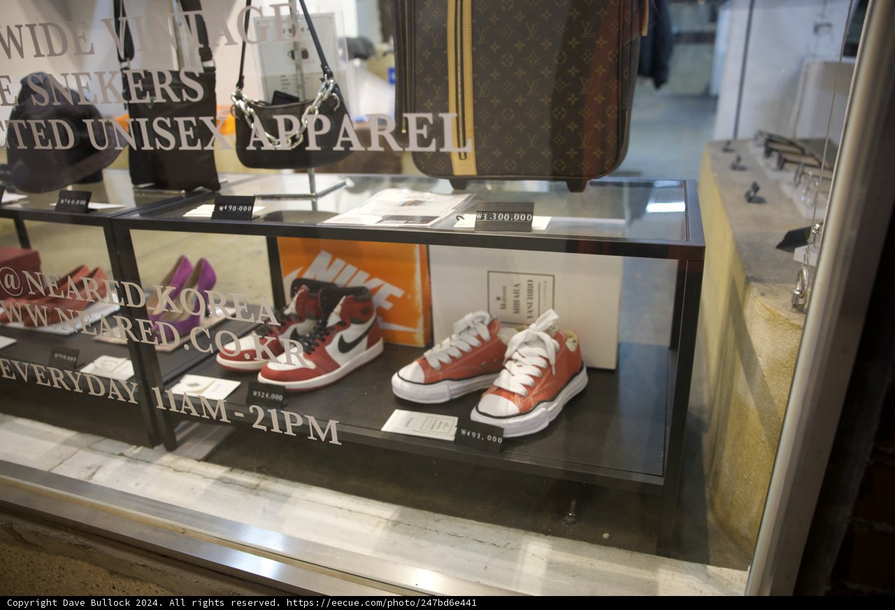 Korean Styles - Exquisite Footwear & Accessories Collection