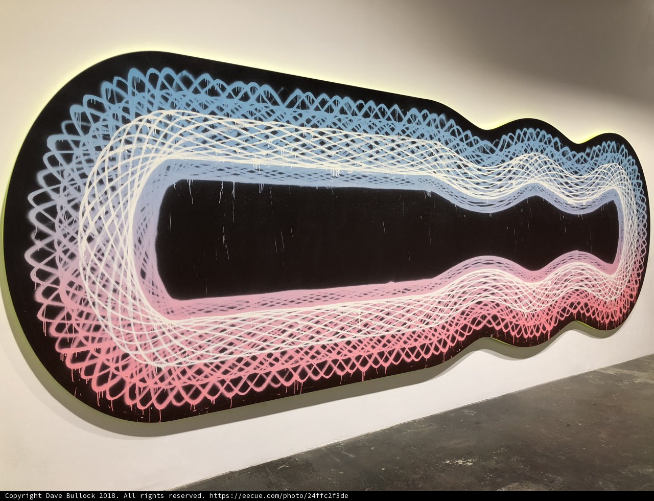 Black and Pink Lines in LA Home Decor