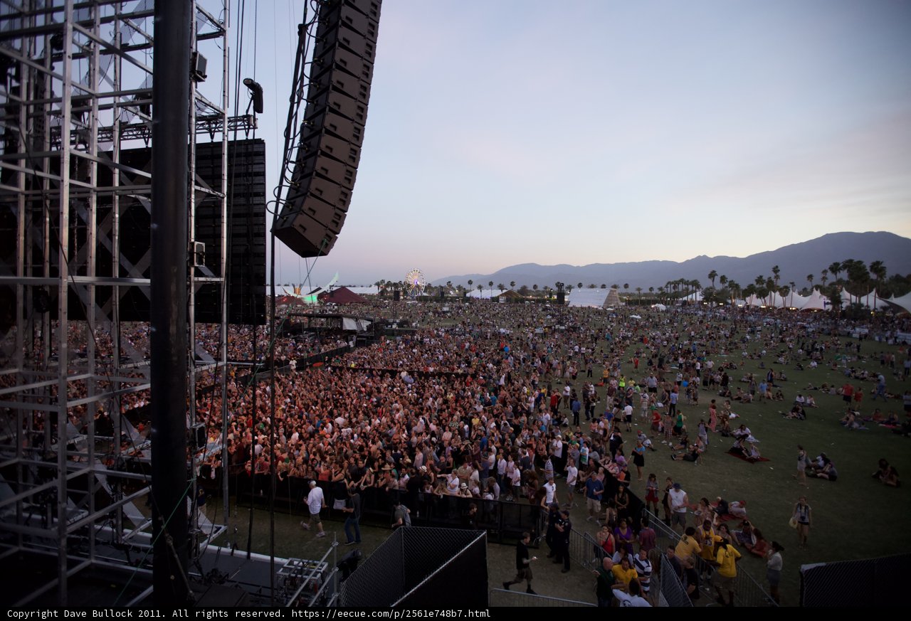 Coachella 2011: Sunday Music Festival Crowd