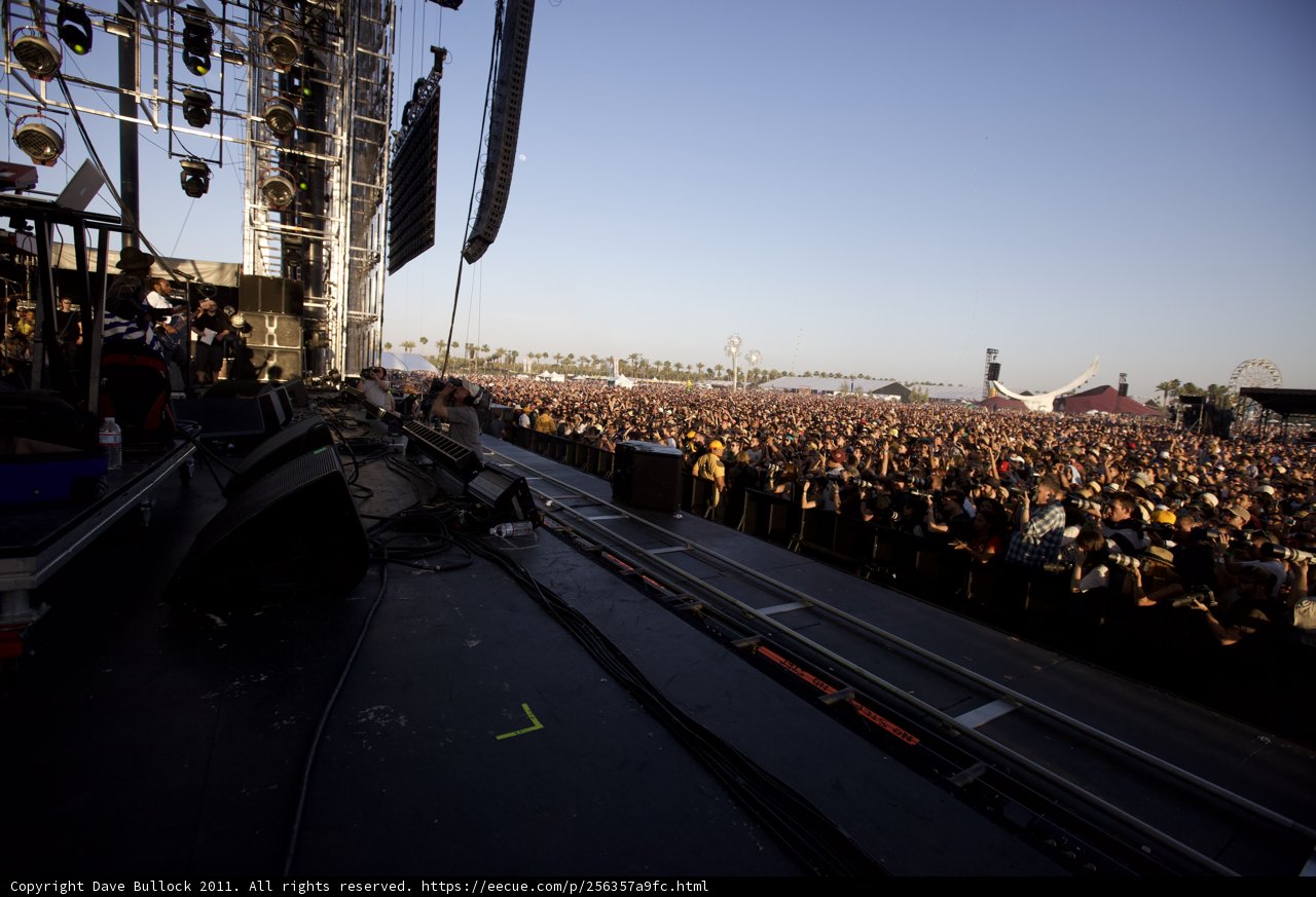 Coachella 2011: A Sea of Music Enthusiasts