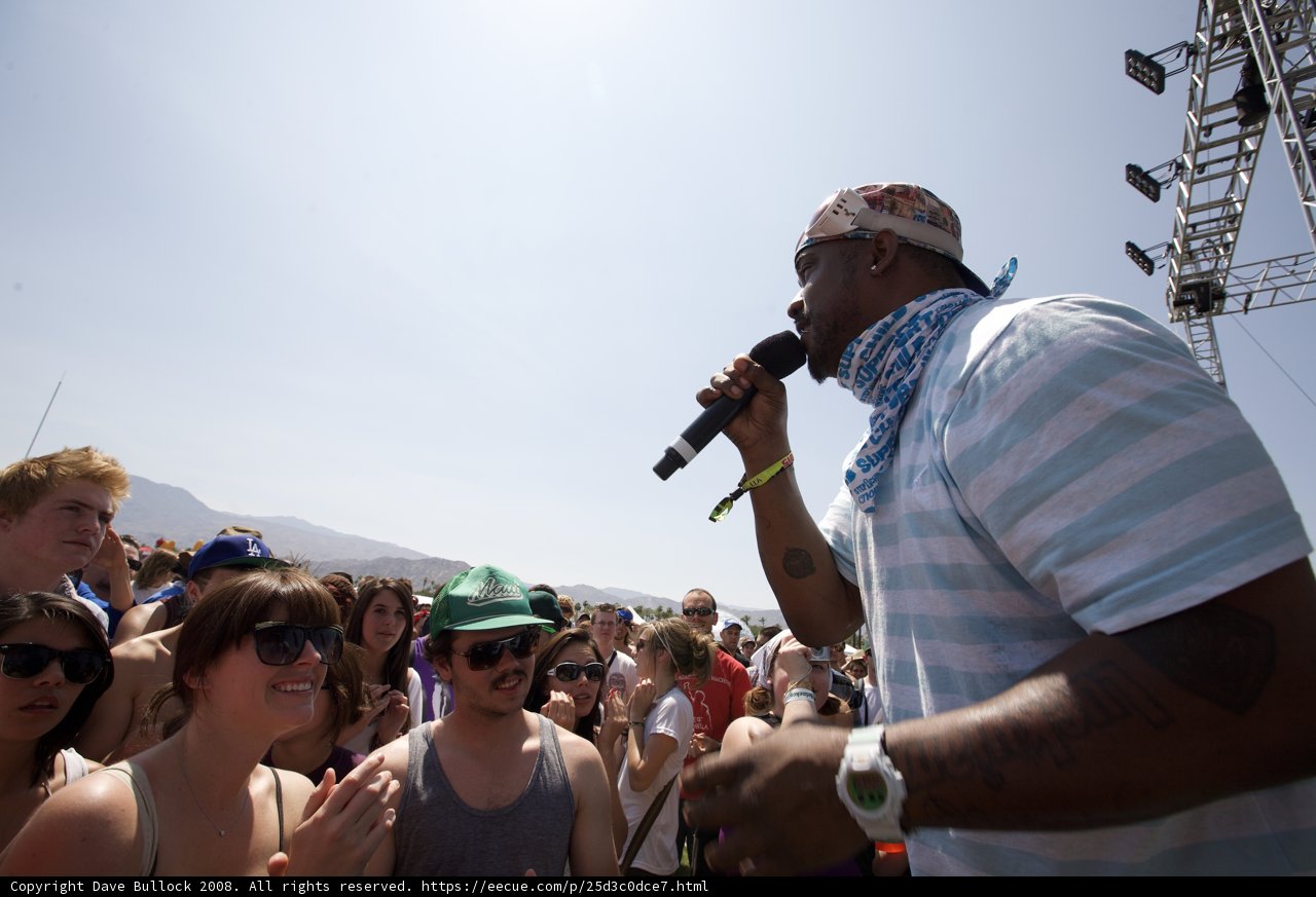 Live Performance With A Captivated Audience