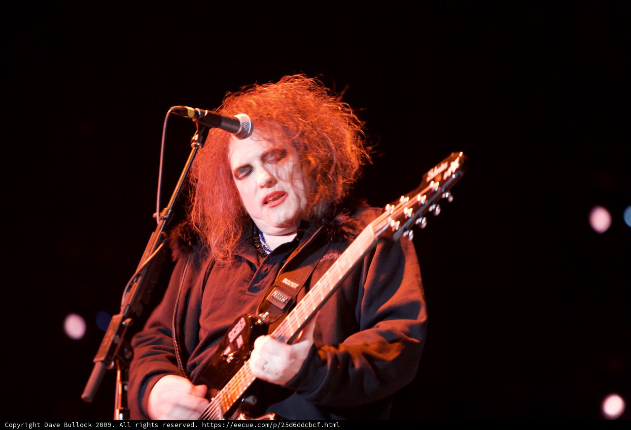 Robert Smith Rocks the O2 Arena in London