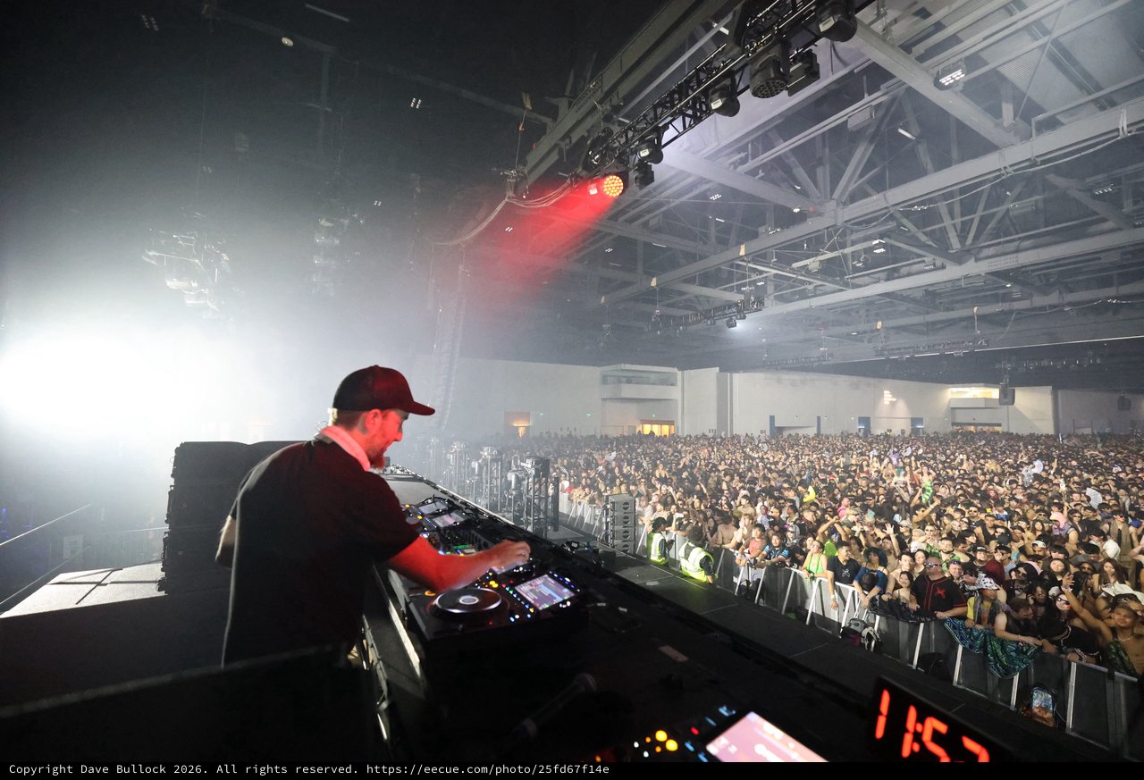 DJ Commands Massive Crowd at Wobbleland 2026