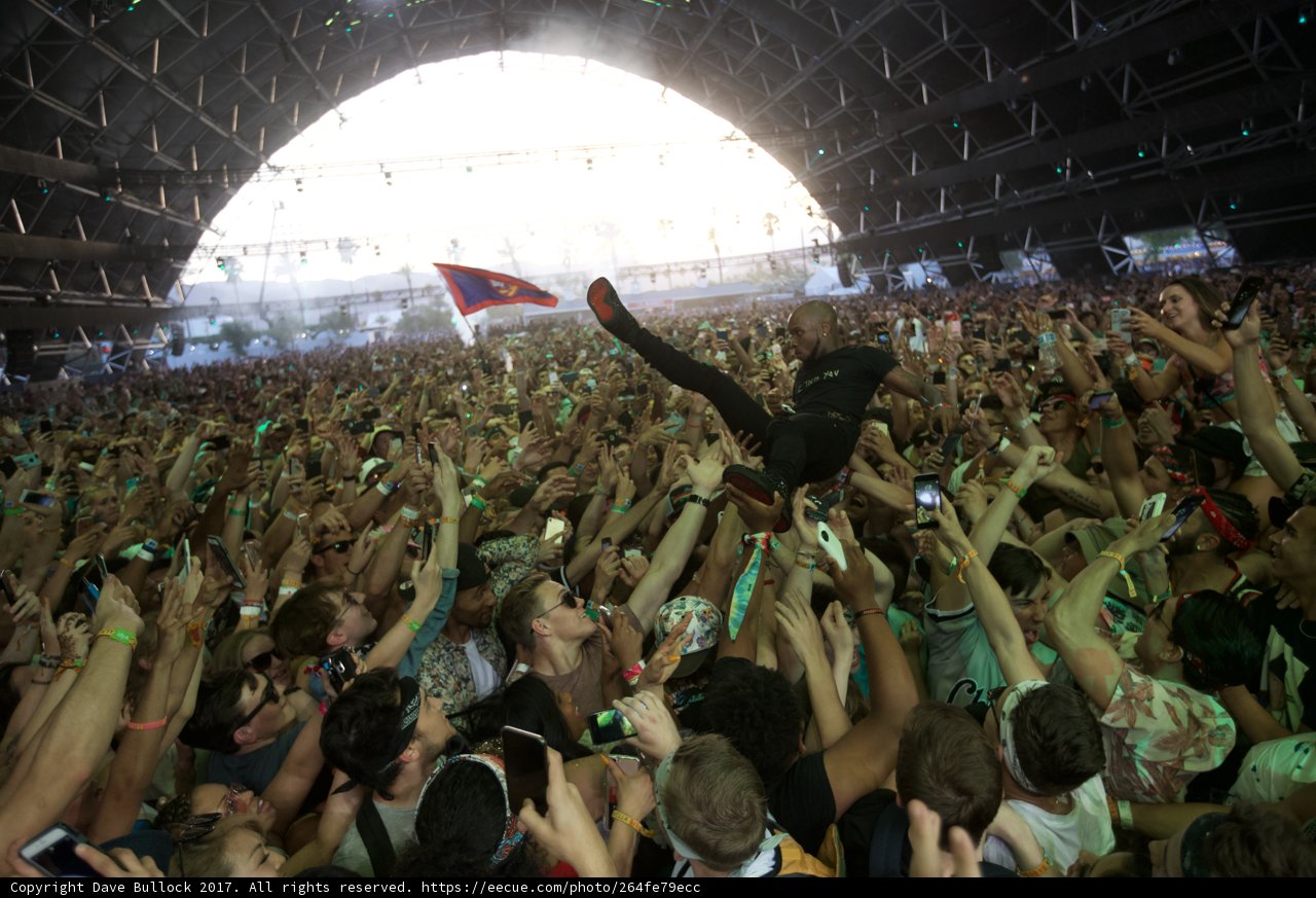 Tory Lanez gets the crowd jumping at Coachella