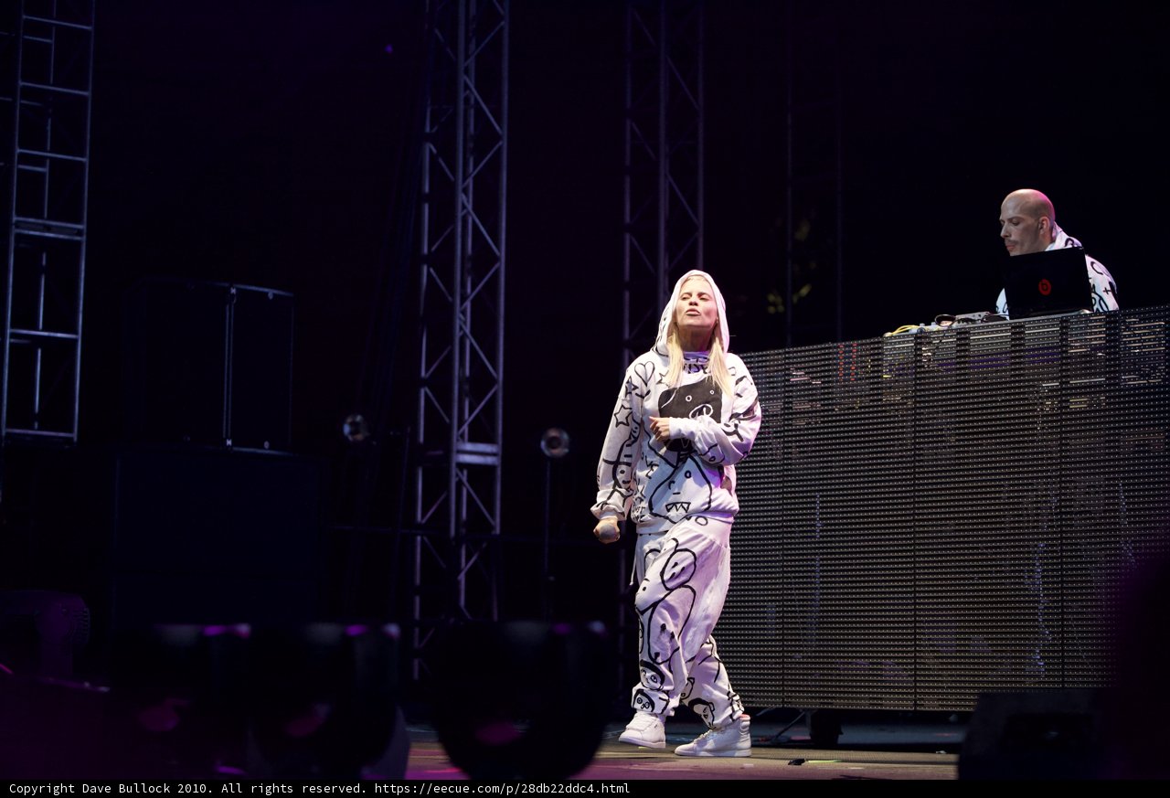 Yolandi Visser's Stunning Solo Performance