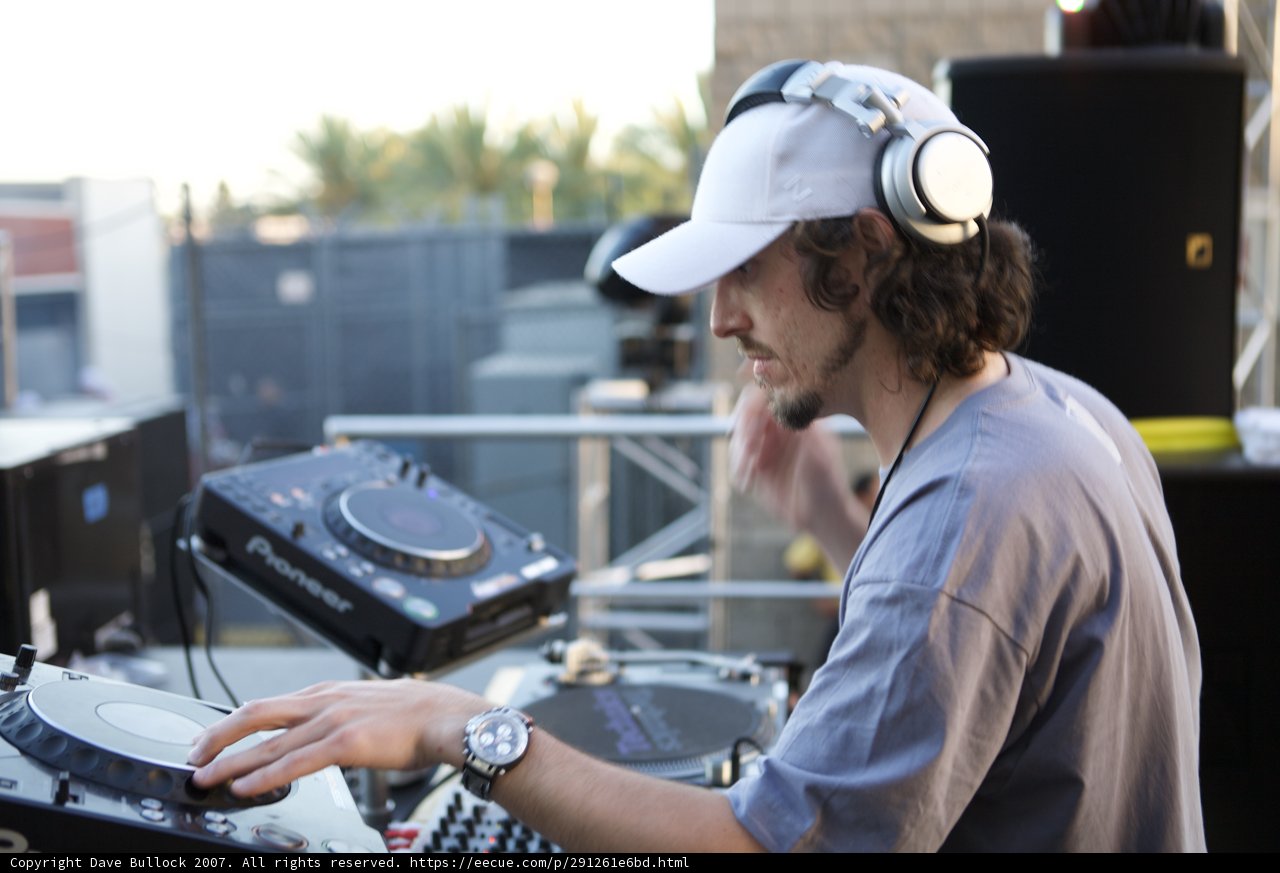 White Hat DJ