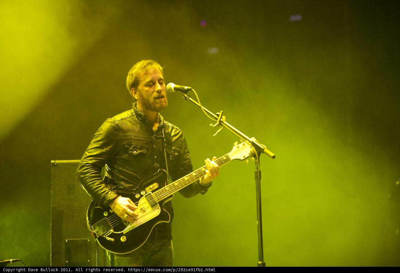 Dan Auerbach Shreds on Guitar at Coachella 2011