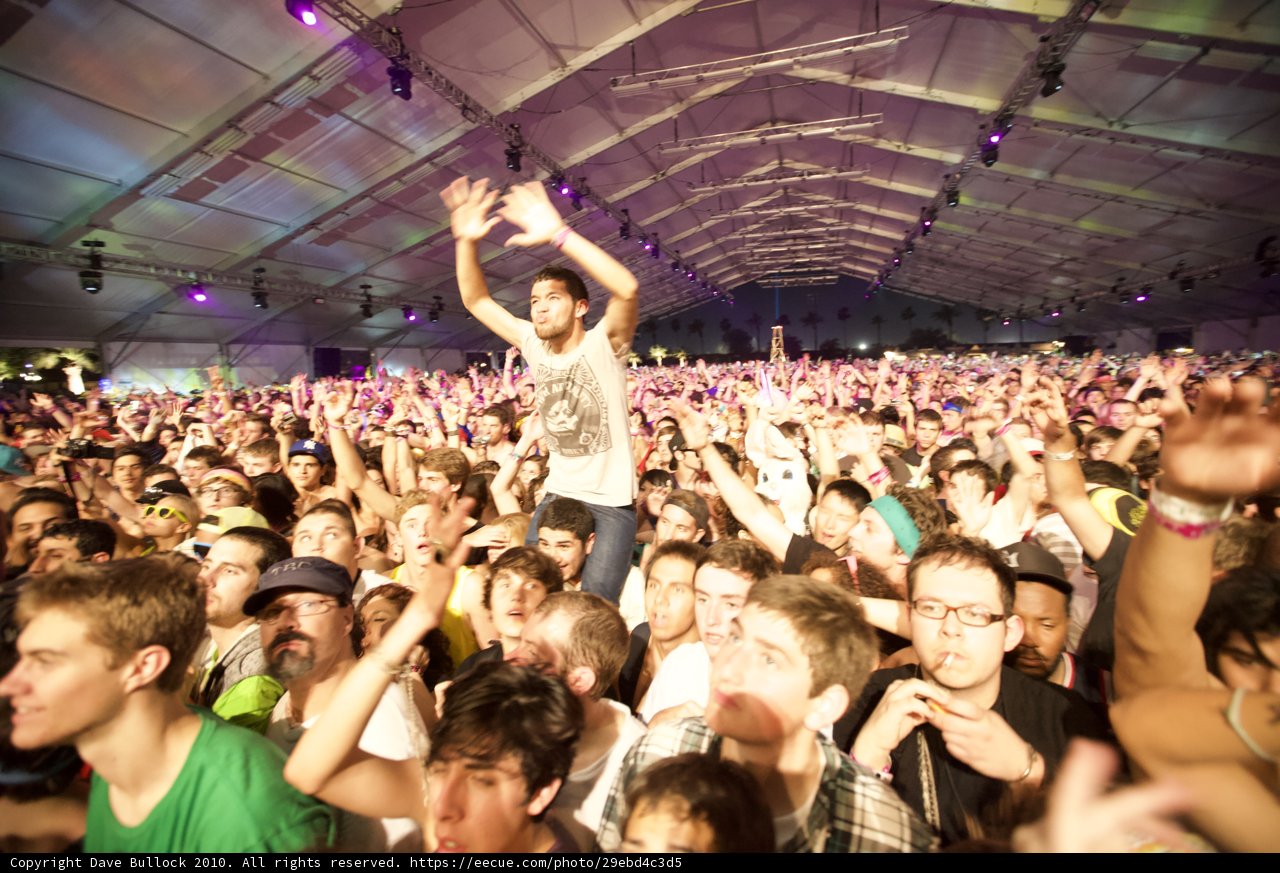 Cochella Friday Concert Crowd