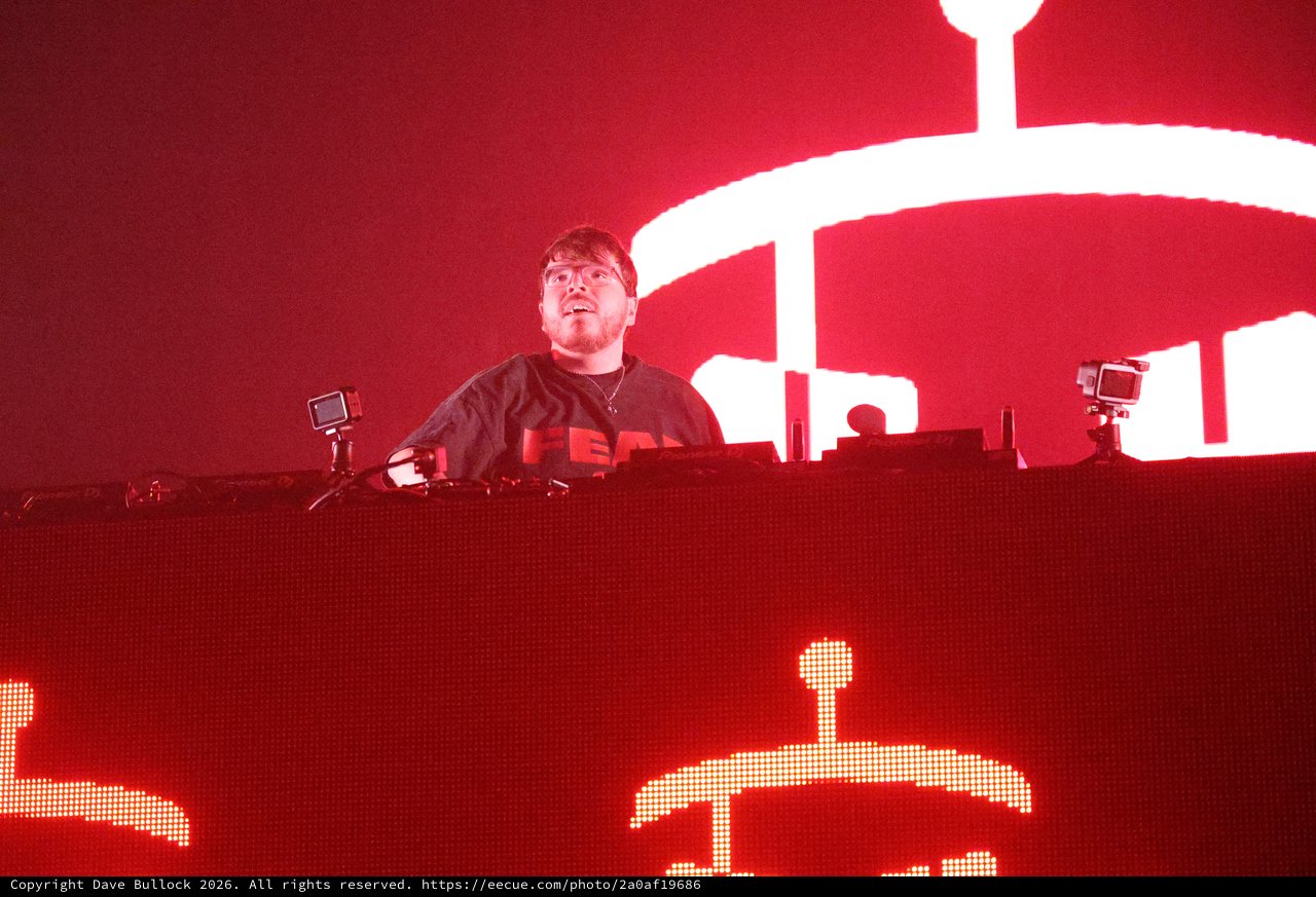 DJ Performs Under Red Lights at Wobbleland 2026