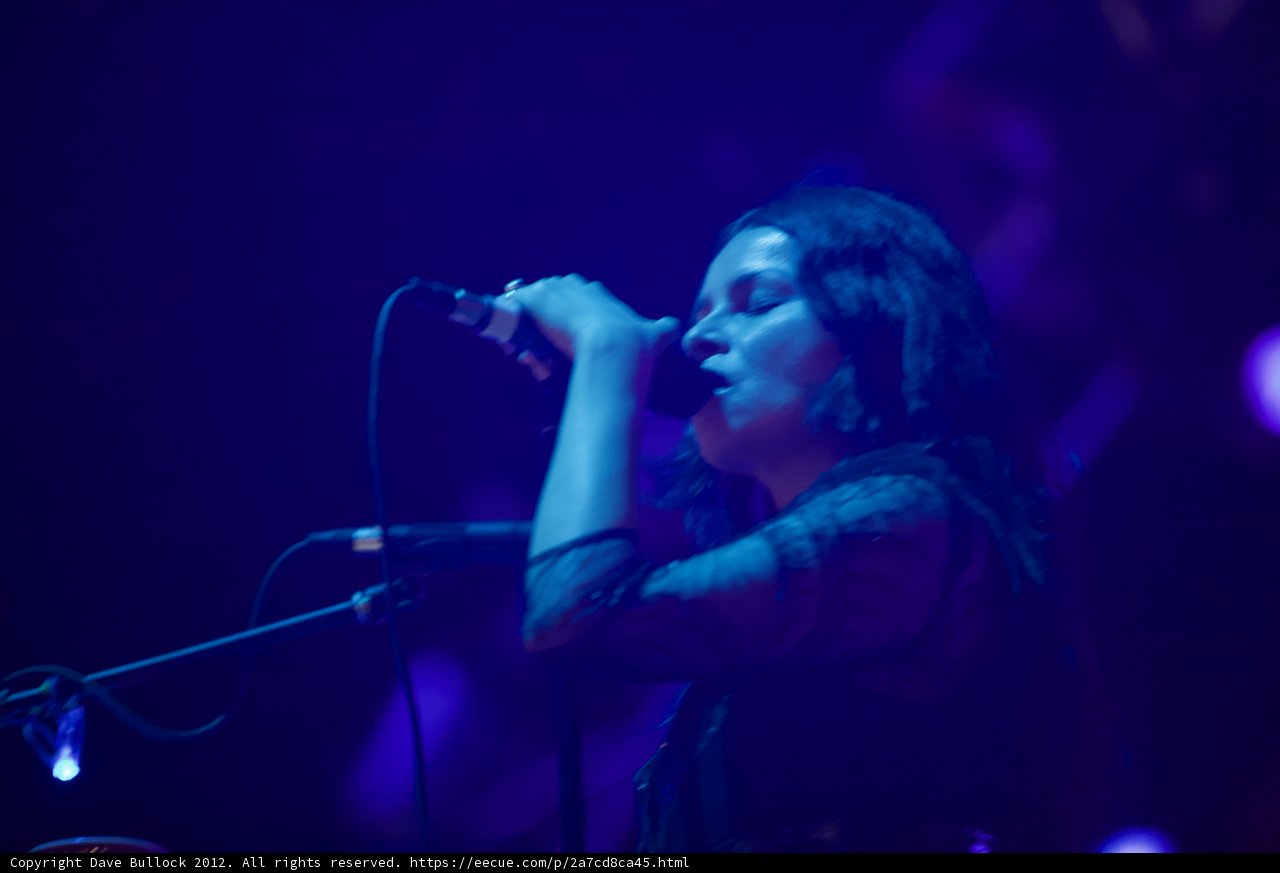 Hope Sandoval Rocks the Crowd