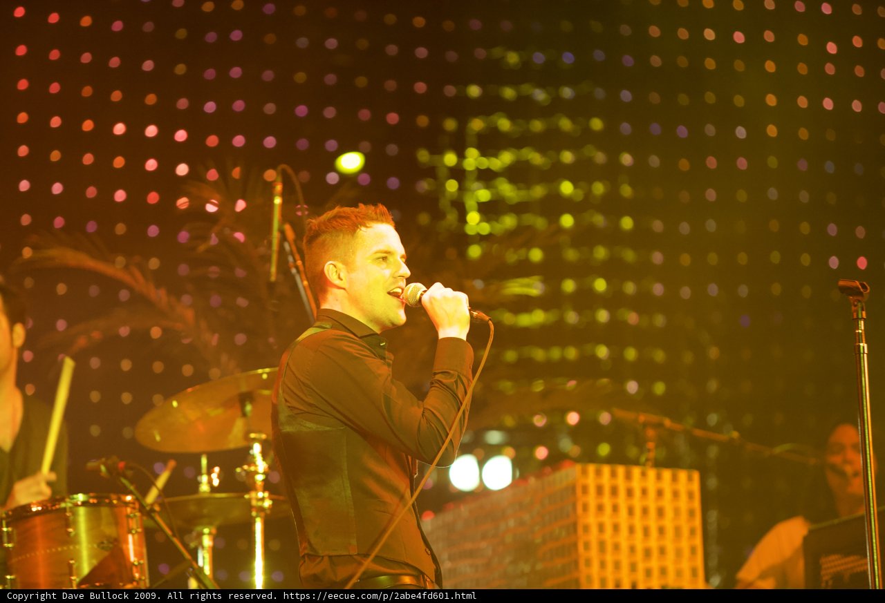 Brandon Flowers rocks Coachella 2009