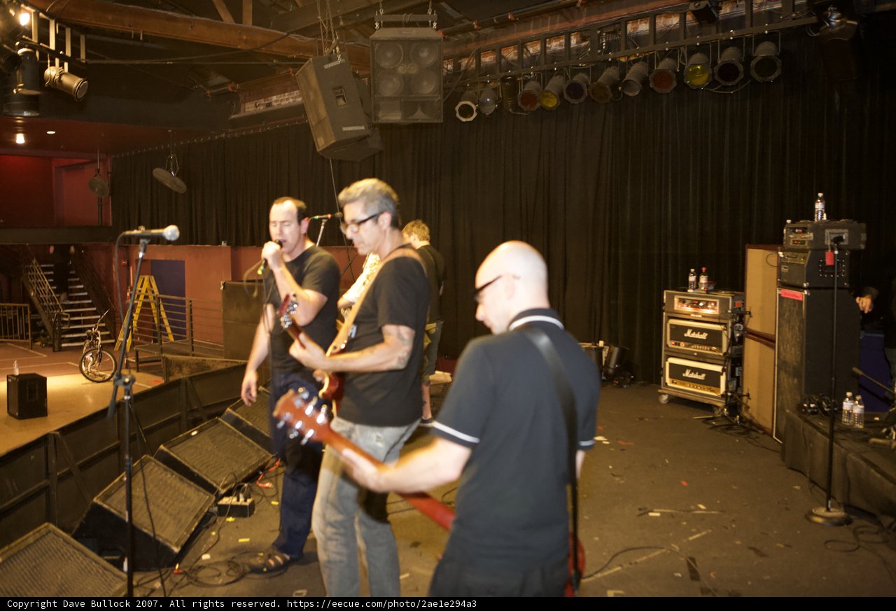 Bad Religion Rocks the Glasshouse