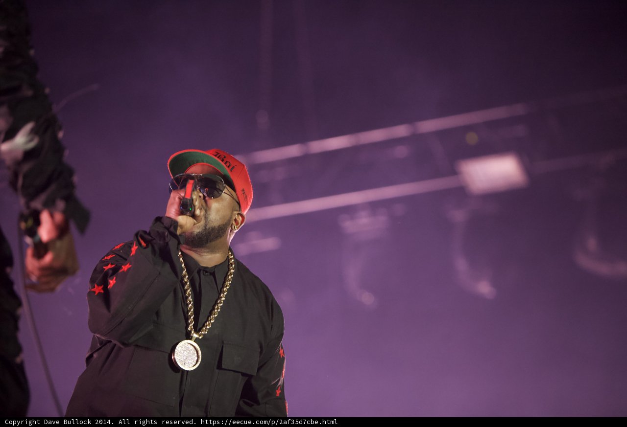 Frontman in Red
