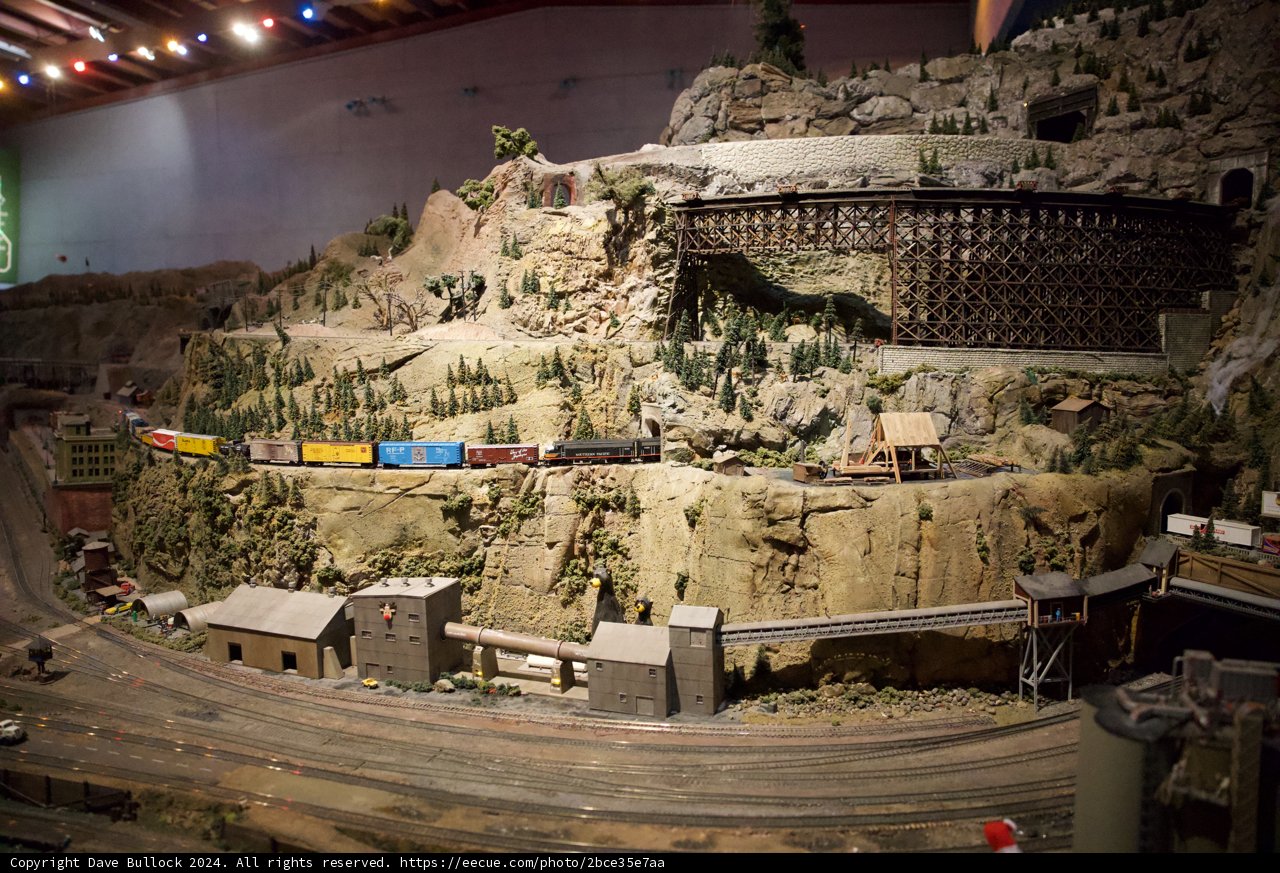 Miniature Worlds in Motion