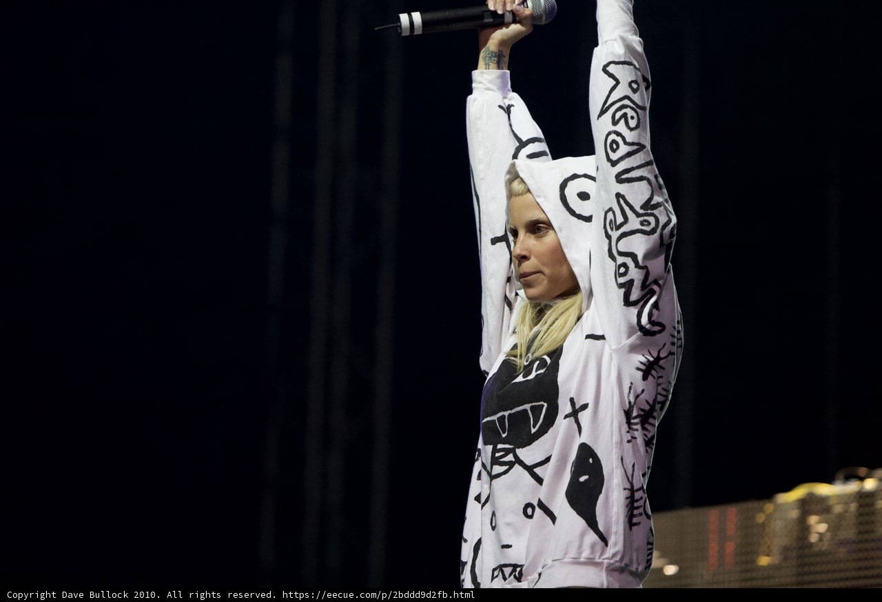 Yolandi Visser's Electric Performance