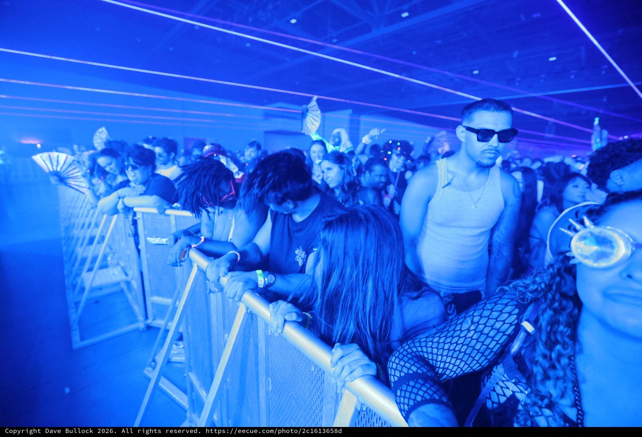 Electric Blue Crowd Surges at Wobbleland 2026