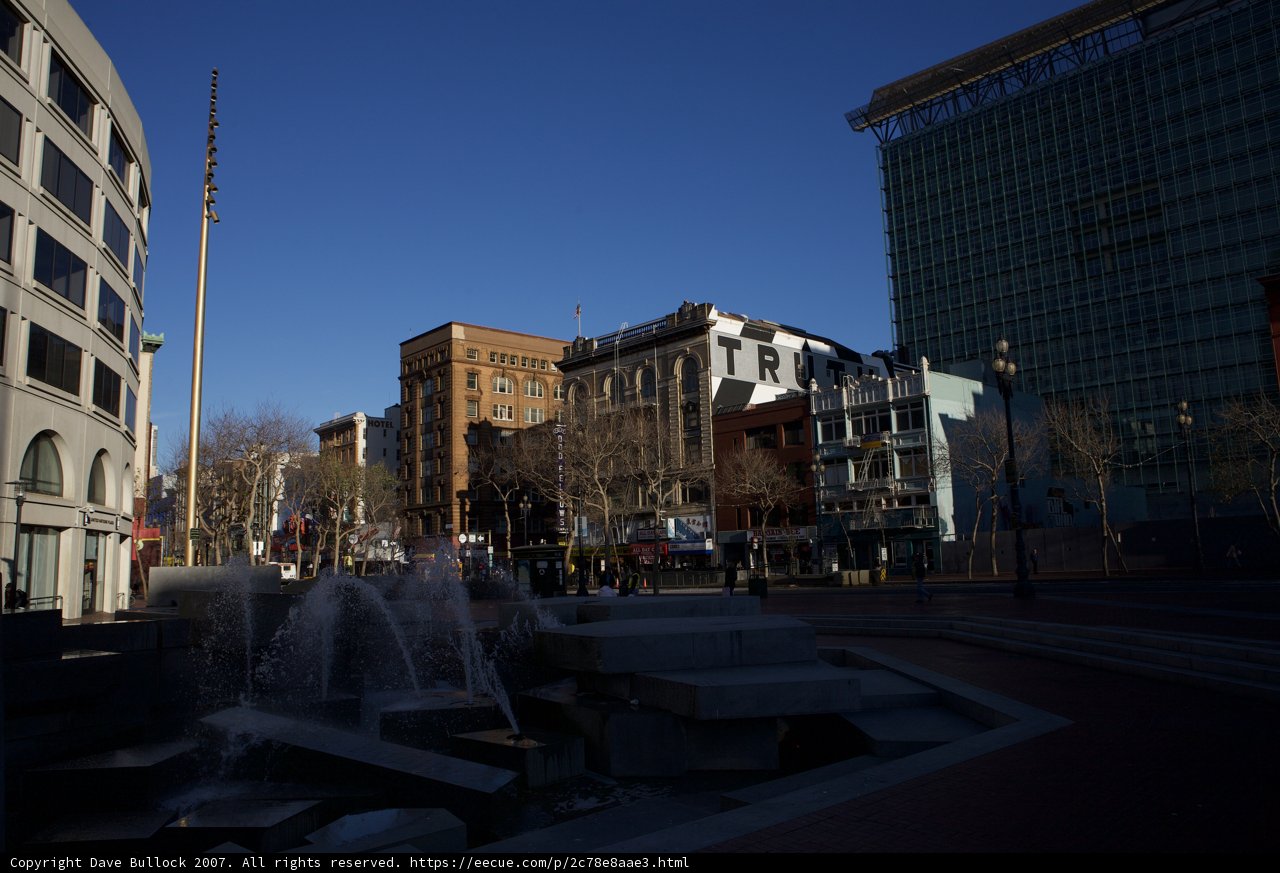 A Majestic Fountain in the Heart of the City