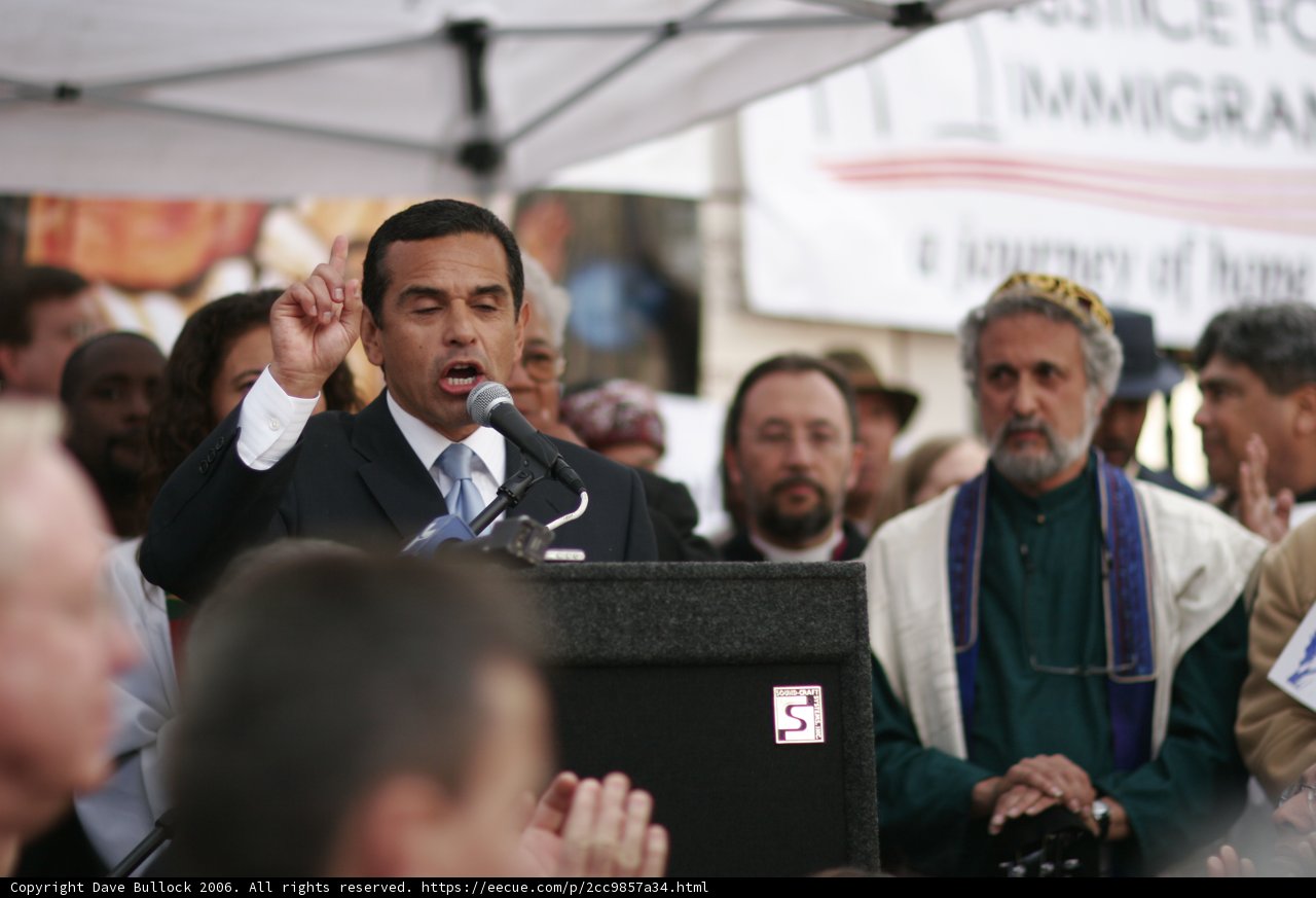 Antonio Villaraigosa Addresses Crowds at Rally