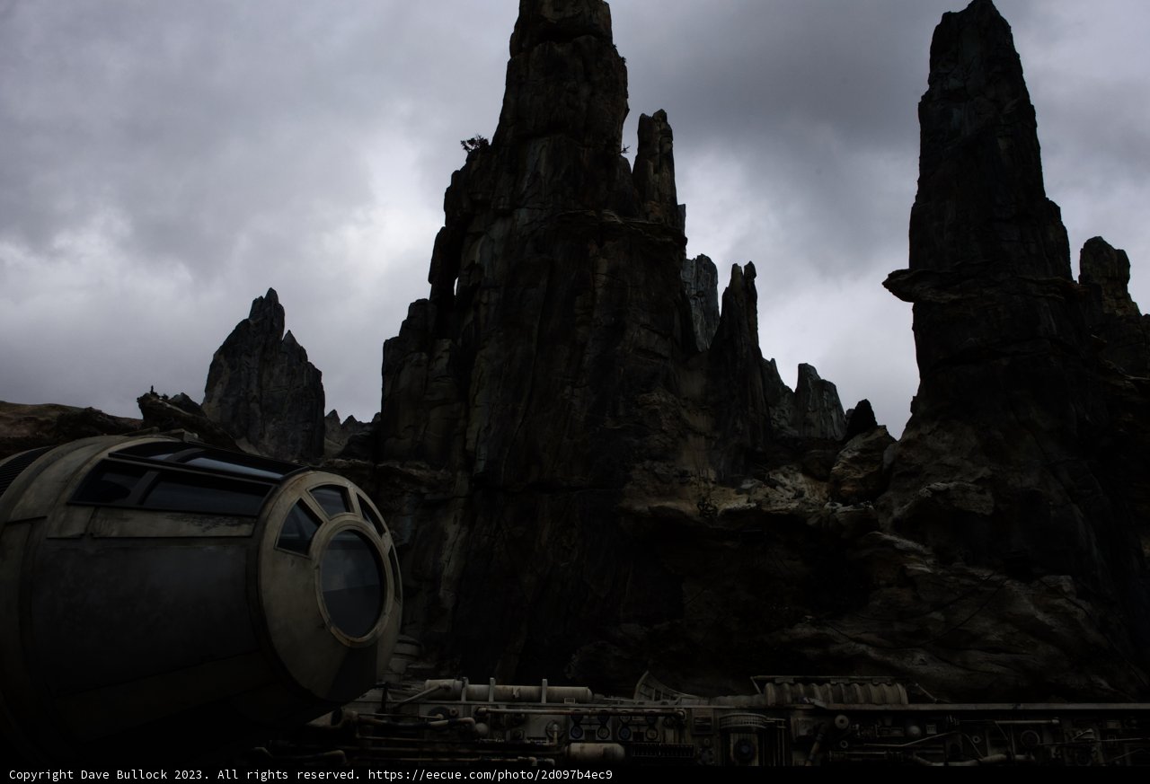 Building the Galaxy: Star Wars Land Construction