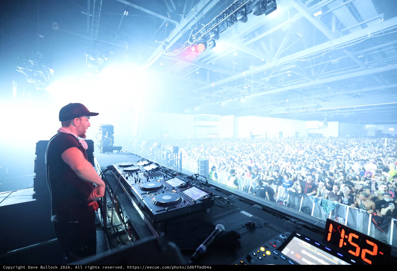 DJ Commands Massive Crowd at Wobbleland 2026