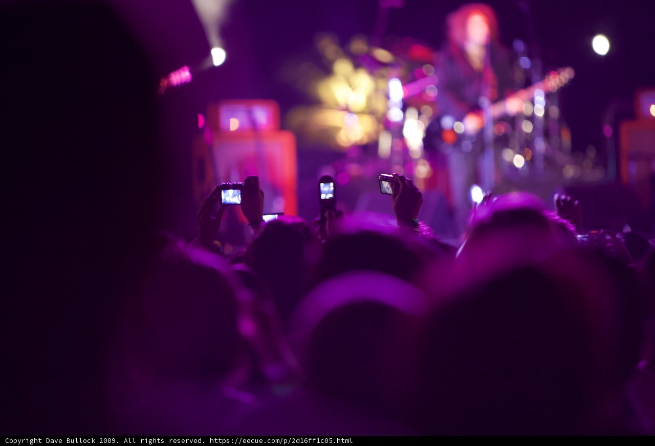 Lights And Phones Up!
