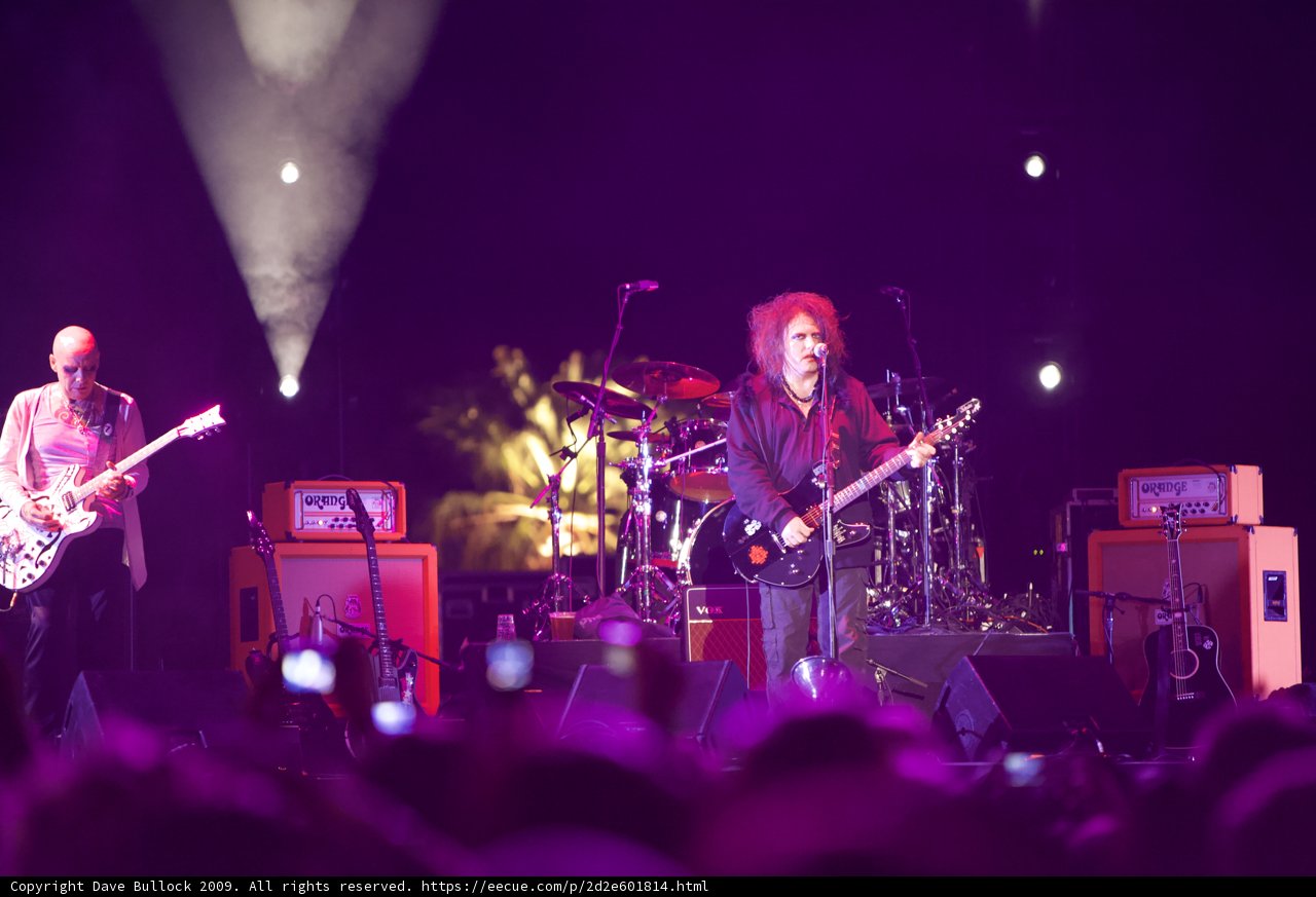 The Cure rocks Coachella 2009