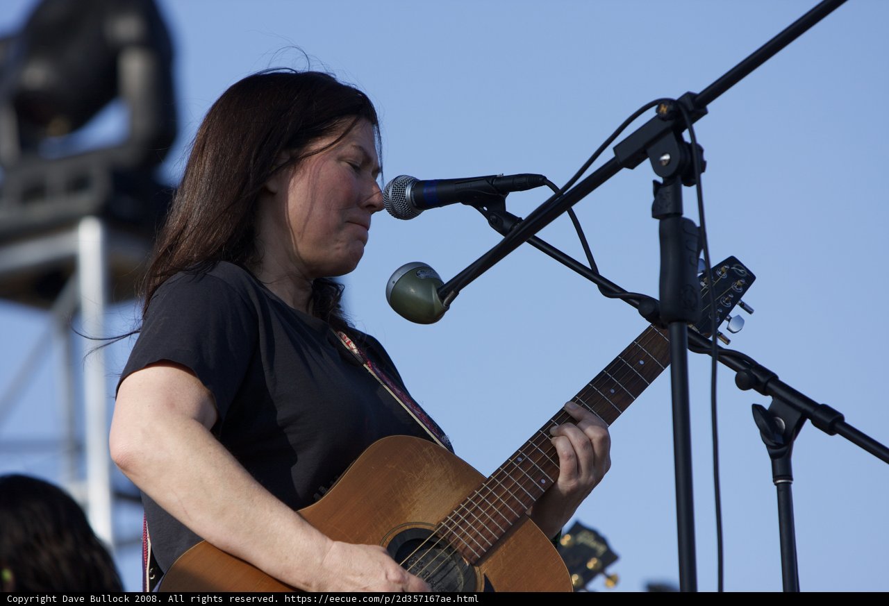Kim Deal's Acoustic Performance at Coachella 2008